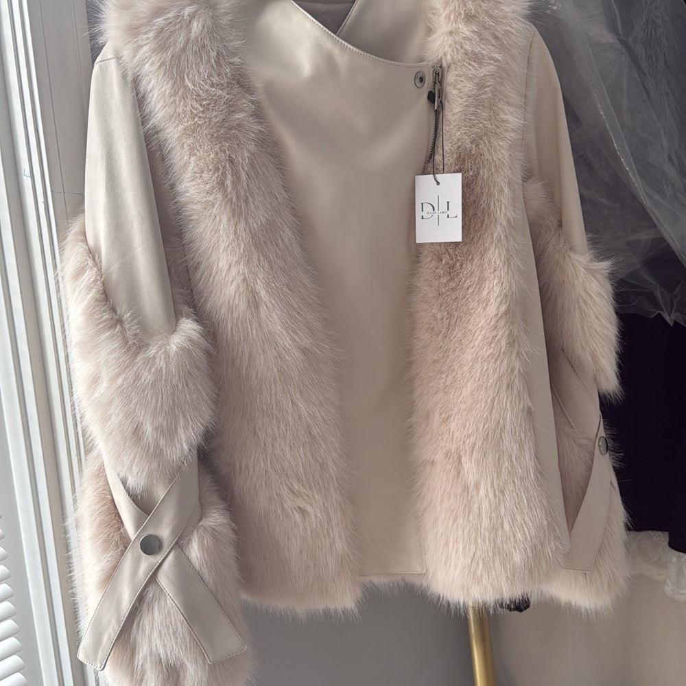 Elegant Cream Faux Fur Women's Jacket